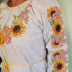 Brand new intricate blouse medium sunflowers